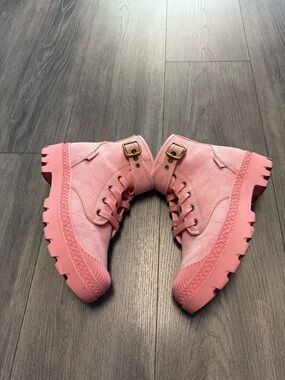 Coach CB028 Pink Coach Coach Boots Women’s Size 7 Good Condition